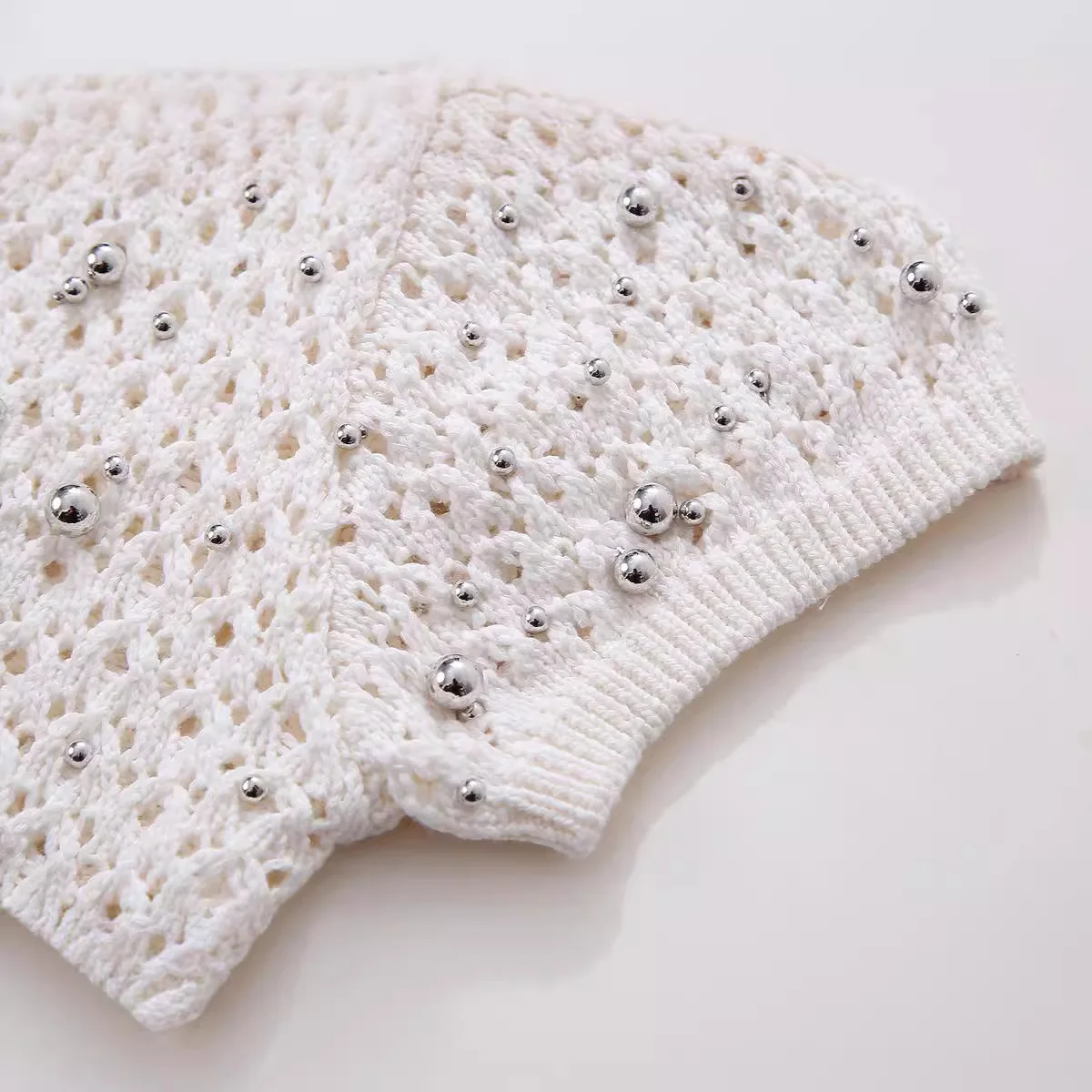 Chic Ladies Elegant Shiny Beads Summer Slim Fit White Sweater Girls Fashion Short Sleeve Casual Knitted Stretch Short Pullover