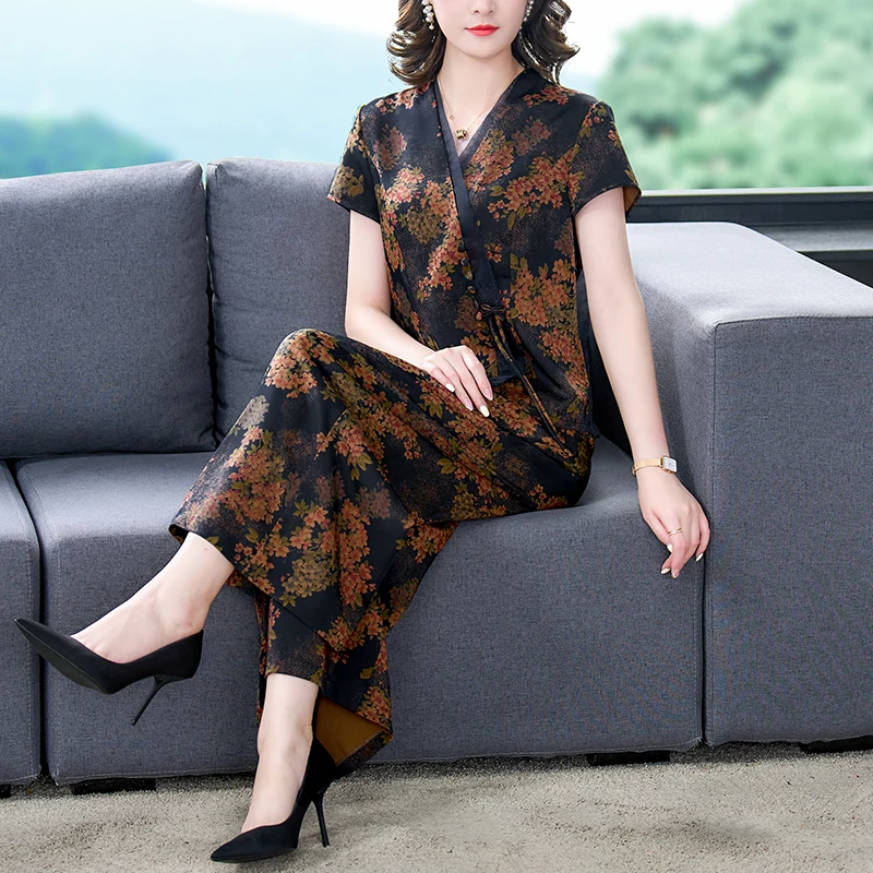 

2023 Women New Fashion Silk Chic Elegant Two Piece Sets Summer Floral Batwing Sleeve Shirts+Black Jacquard Wide Leg Pants Suits