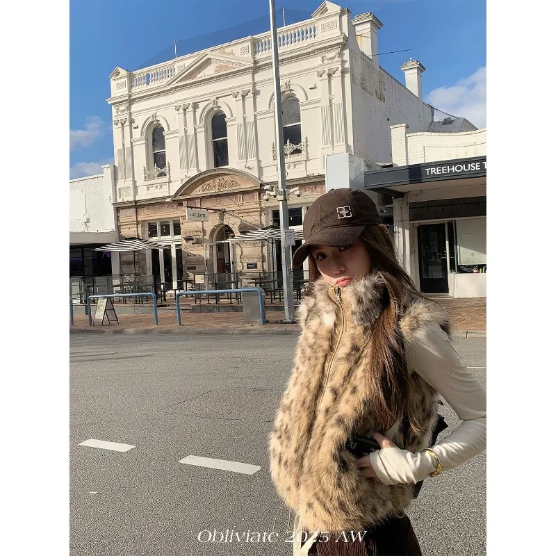 

YYAHAHAS Double Sided Fashion Gradient Leopard Print Faux Fur Vest Jacket for Women in Autumn and Winter 2025