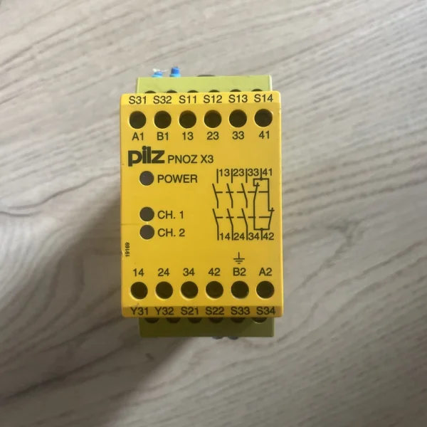 

One 774314 X3 Safety Relay Brand New Original Spot PLC