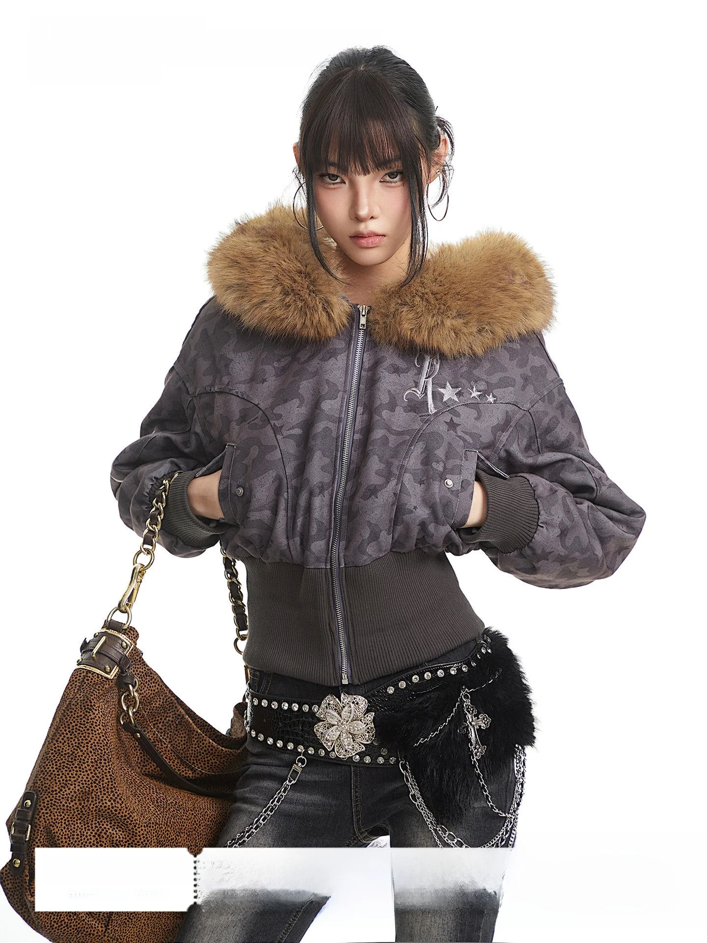 

UNCMHISEX Американская ретро-куртка с камуфляжным принтом и флисовой подкладкой, женская осенне-зимняя приталенная куртка с утягивающим поясом