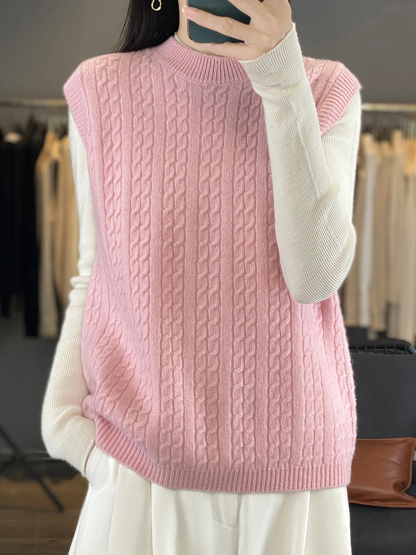 Осень-зима 2025 г., сложенный свитер