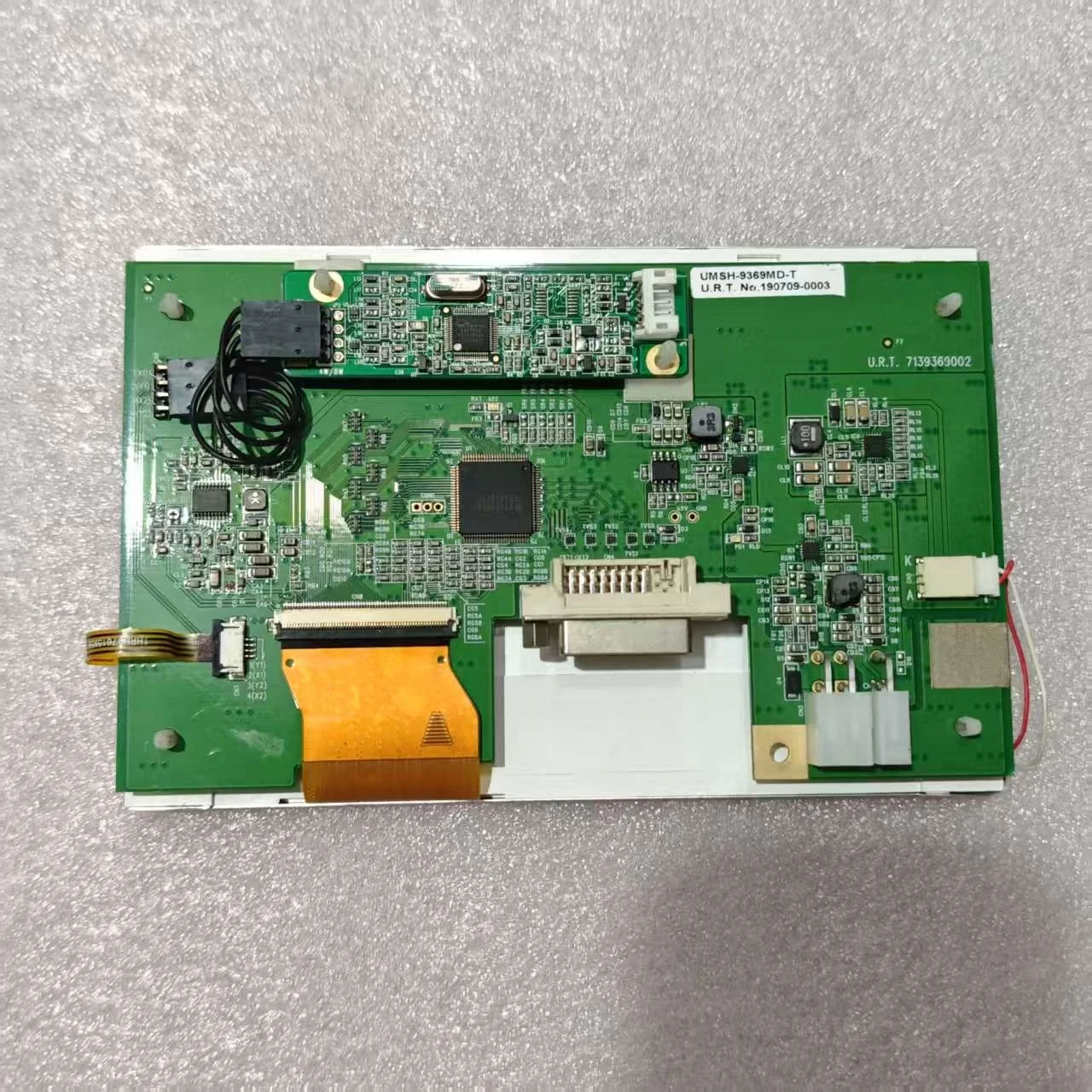 UMSH-9369MD-T U.R.T. 7139363002 Tampilan Layar LCD