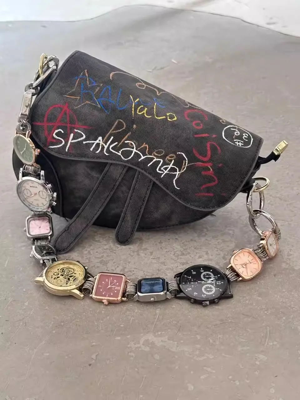 Adult Vintage Dial Strap Hand-painted Graffiti Saddle Bag Ins Women's Tassel Heart-shaped Shoulder Bag Commuting Dumpling Bag