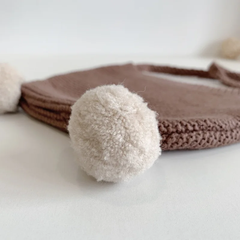 Koreanische Baby Ohr Schutz Hut Winter Warme Kleinkind Gestrickte Hut 2-24 Monate Infant Woolen Häkeln Motorhaube Doppel ball Kinder Beanie – Detail 5