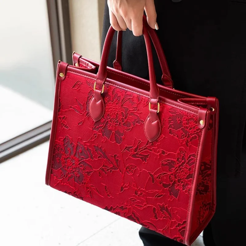 

Advanced Sense Crossbody Bag2024New Embroidery Handbag Large Capacity Red Wedding Bag