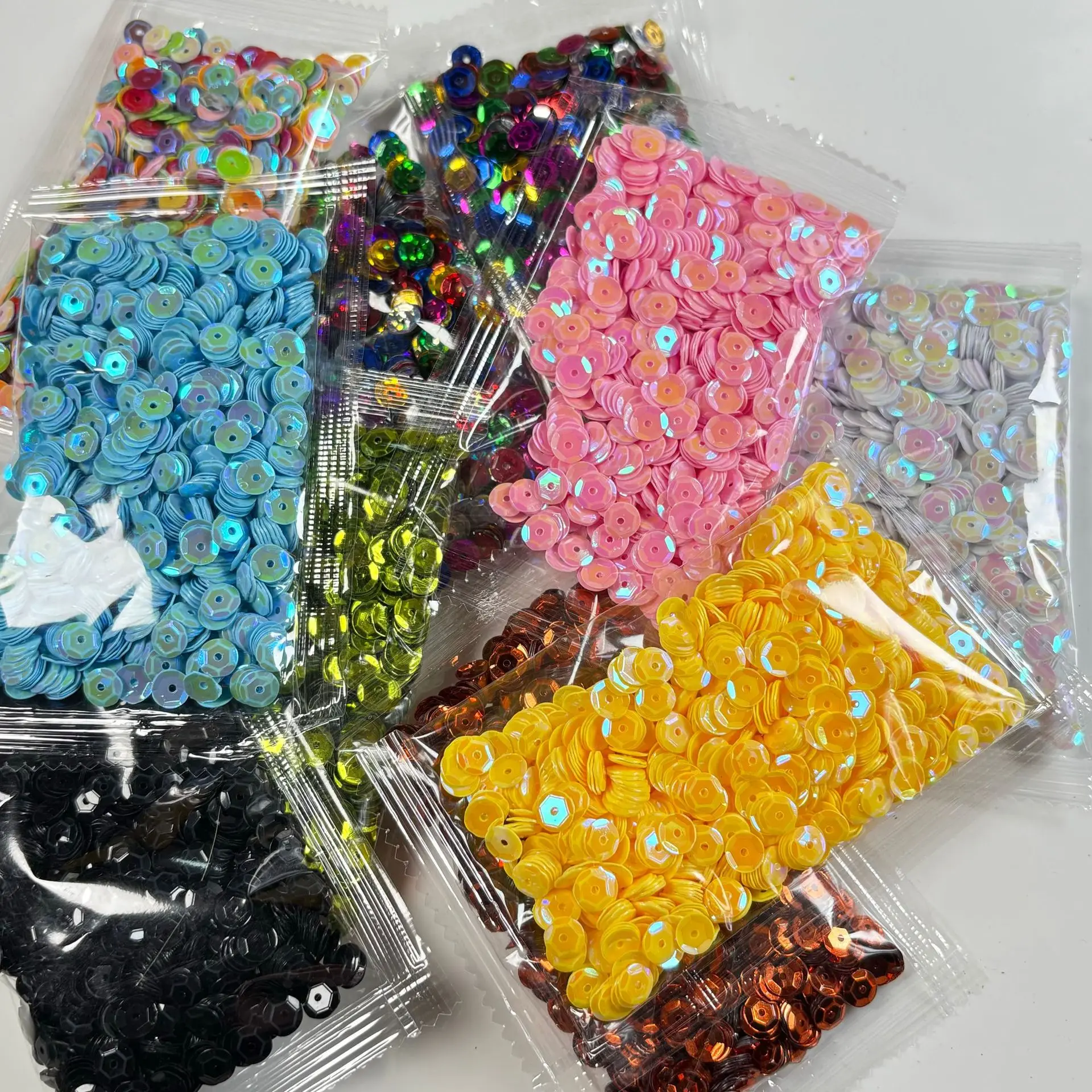 Paquete de 20g de Lentejuelas Iridiscentes con Base Plateada de 6mm - Copos de Brillo Cóncavos para Costura DIY y Arte de Uñas, Accesorios de Moda y Manualidades