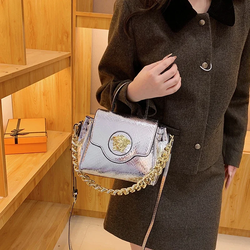 حقيبة كروس جلدية أنيقة للنساء من المصمم الشهير - حقيبة يد كلاسيكية أنيقة للسيدات للسفر