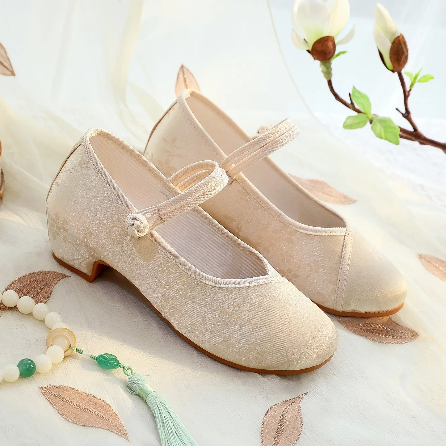 Women's Ancient Chinese Style Hanfu Single Low-heeled Shoes Pumps Cheongsam Tang Suit Performance Shoes Girl Gift