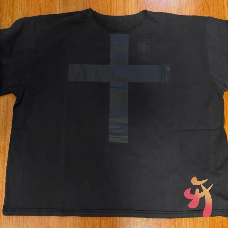 

American Street Retro Washed Kanye Vultures Tshirts Cotton One-piece Cut Top Cross Bald Eagle Hiphop Tee Men Women Short Sleeve