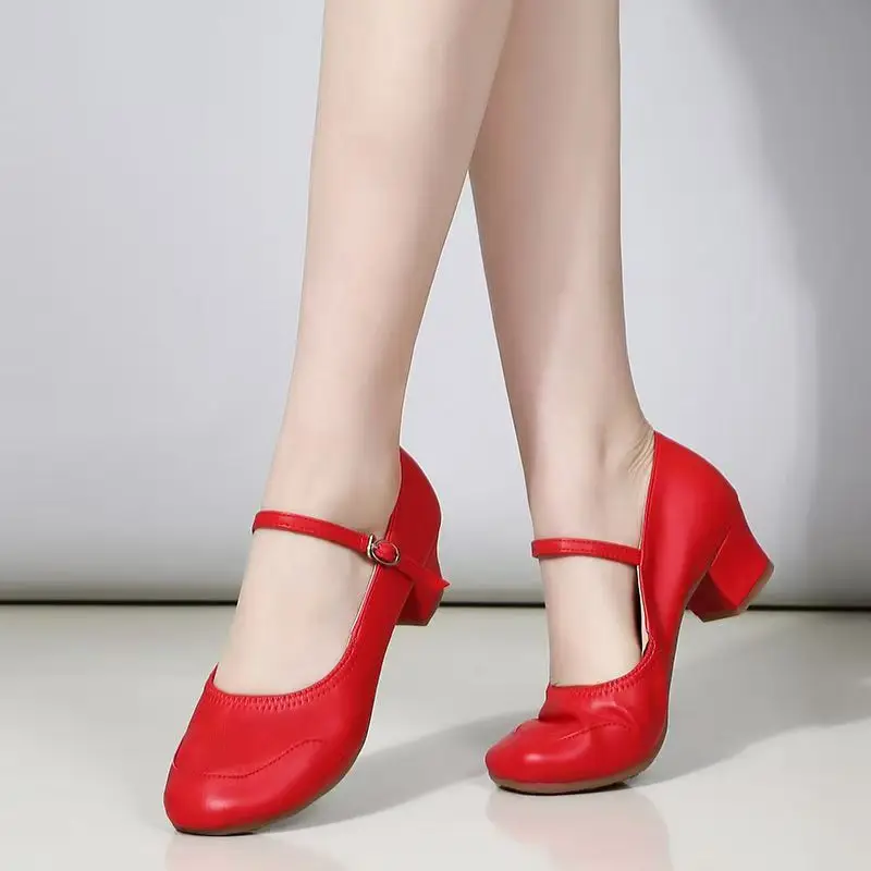 

Женские танцевальные туфли из натуральной кожи на массивном каблуке, большие размеры, весна-лето, с мягкой подошвой, дышащие, с неглубоким вырезом, с ремешком на пряжке, для социальных танцев