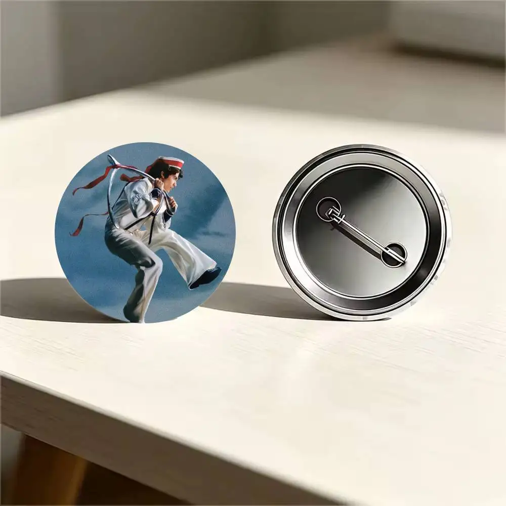 P-Pop Singer Conan G-Gray Wishbone 25 32 44 58 75mm Round Badges Brooches Lapel Pins Fashion Accessory Holiday Present Gift