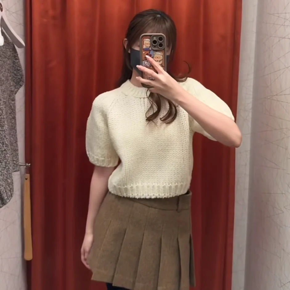 카키색 하이웨이스트 짧은 플리츠 스커트 골드 버클 한국 스타일 여성 캐주얼 패션 가을 시즌 스커트