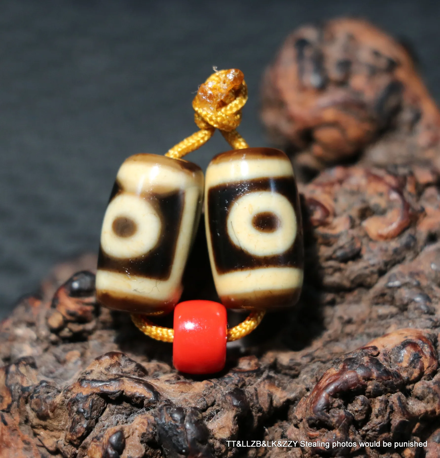 A Pair Tibetan Top Old Agate Ivory Color Fold Line 2 Eye dZi Bead Totem Amulet LKbrother Talisman UPD0621A19