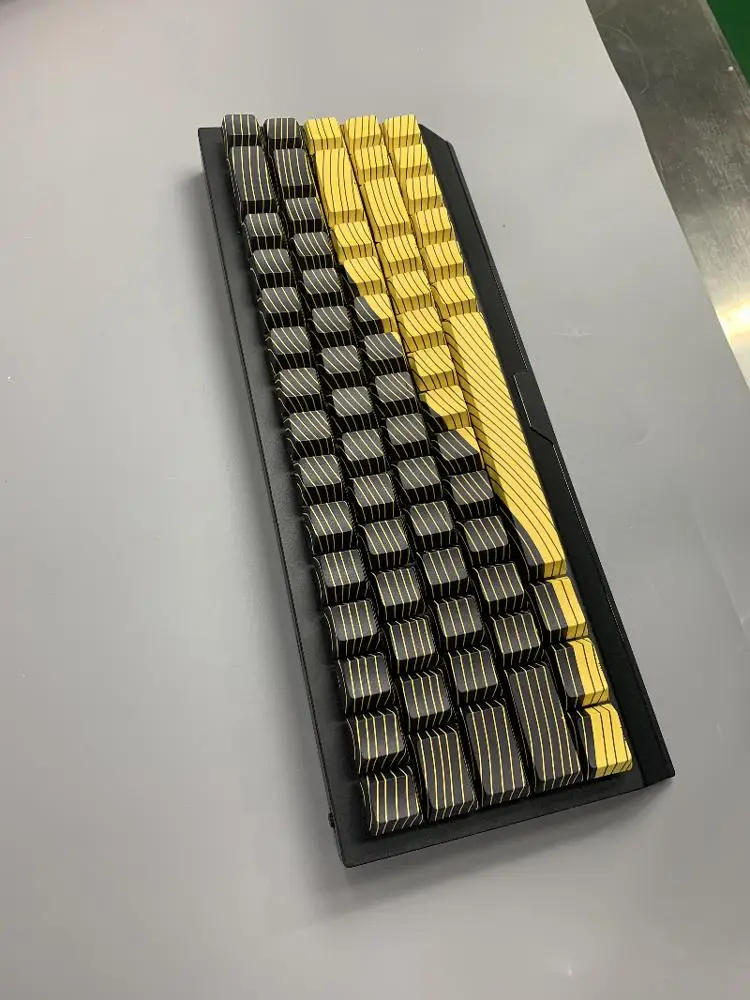 130 Tasten/Set Yellow Wave DIY-Tasten kappen zum Booten von 60he pbt 5-seitig sublimierte, seitlich geätzte, konturierte OEM-Profil-Tasten kappen