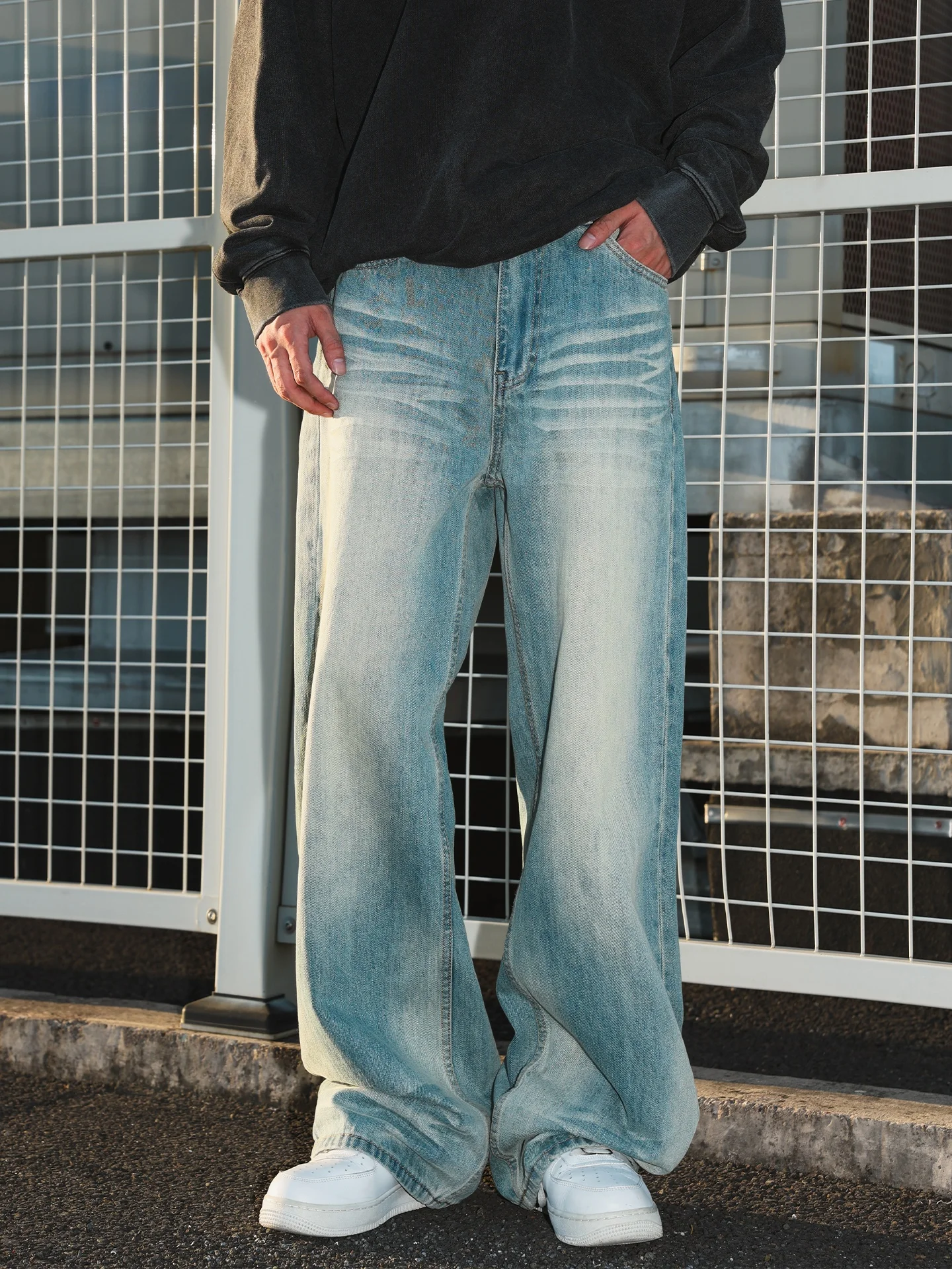 

Мужские джинсы WNMN светло-голубого цвета, летние, тонкие, прямого кроя, широкие штанины, в стиле High Street, свободный крой, из смесового хлопка и полиэстера, деним