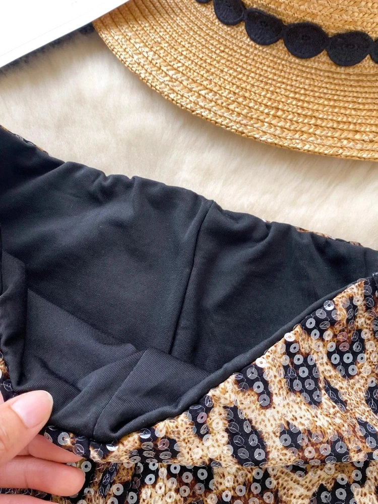 Y2k Niedrige Taille Hot Pants Frauen Slim Fit Pailletten Leopard Print Hose Mit Gürtel Design Asymmetrische Koreanische Sle Pendeln Gerade Hüfte Shorts