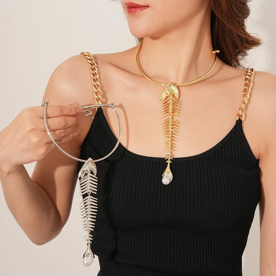 Fishbone Shape Inlaid Rhinestone Pendant Necklace Cool-toned Style Fashion Clavicle Chain Temperament Woman Banquet Jewelry N