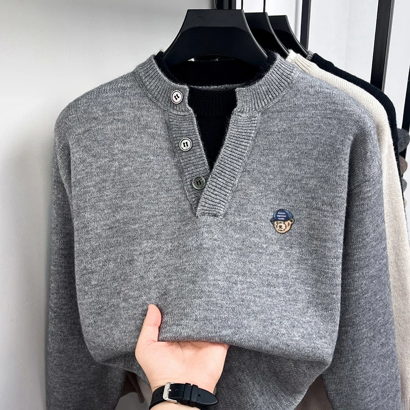 Koreanischer Freizeitpullover für Herren mit langen Ärmeln, Knopfleiste, Farbblockierung, zweiteiliger Optik, Stickerei, Strickware, modische Herrenbekleidung – Detail 13