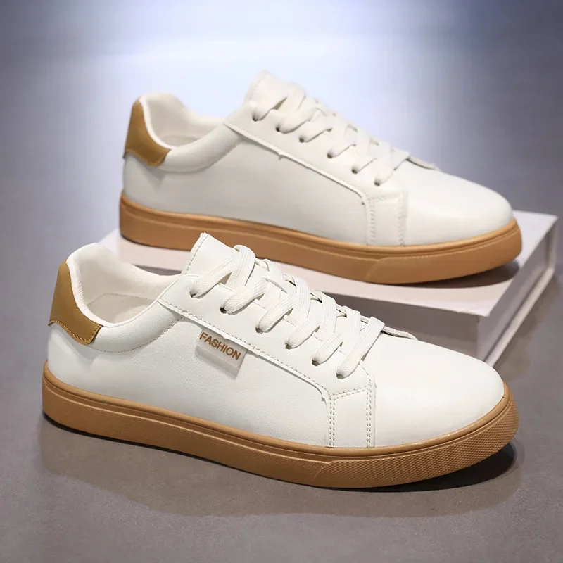 

2026 Skateboarding Shoes Men Flat Comfortable Leather Casual Vulcanized Shoes Trendy Classic Breathable Cheap Sneakers Man Plus