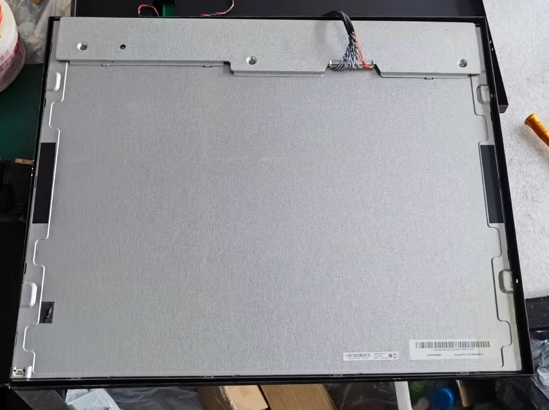 

Проверенный, исправный ЖК-экран 19” G190ETN01.1