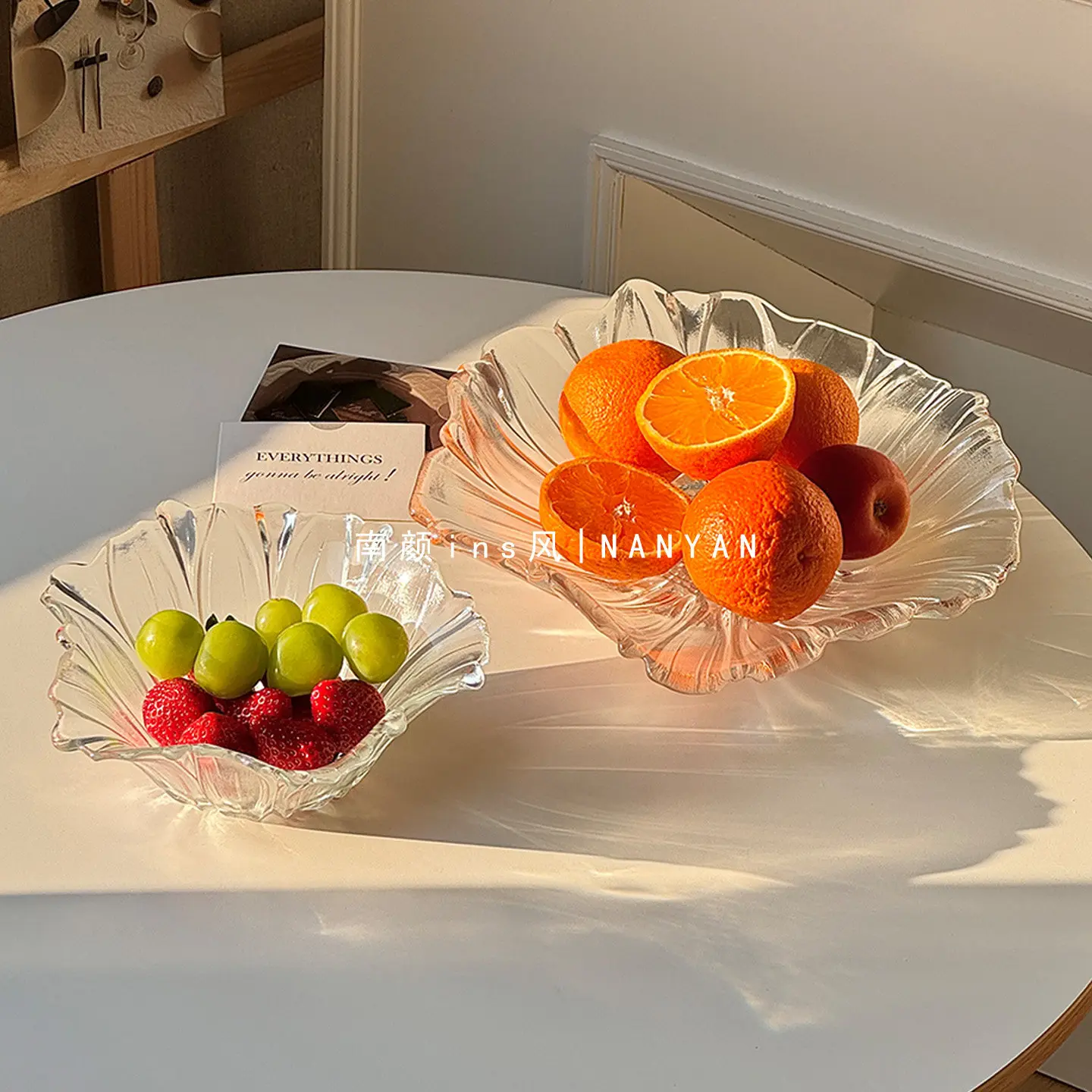 Sunflower Shaped Glass Fruit Plate Large Glass Serving Platter for Salad Exquisite Decorative Flower Glass Tray for Home & Party