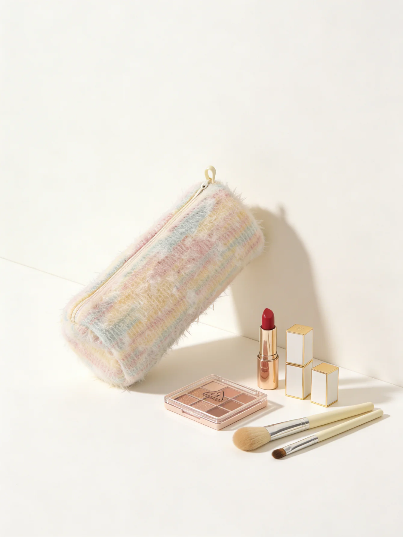 

Плюшевый пенал с градиентным радужным эффектом, многоцветный вместительный чехол, сумка 2-в-1 для канцелярии и косметики, практичный для ежедневного использования