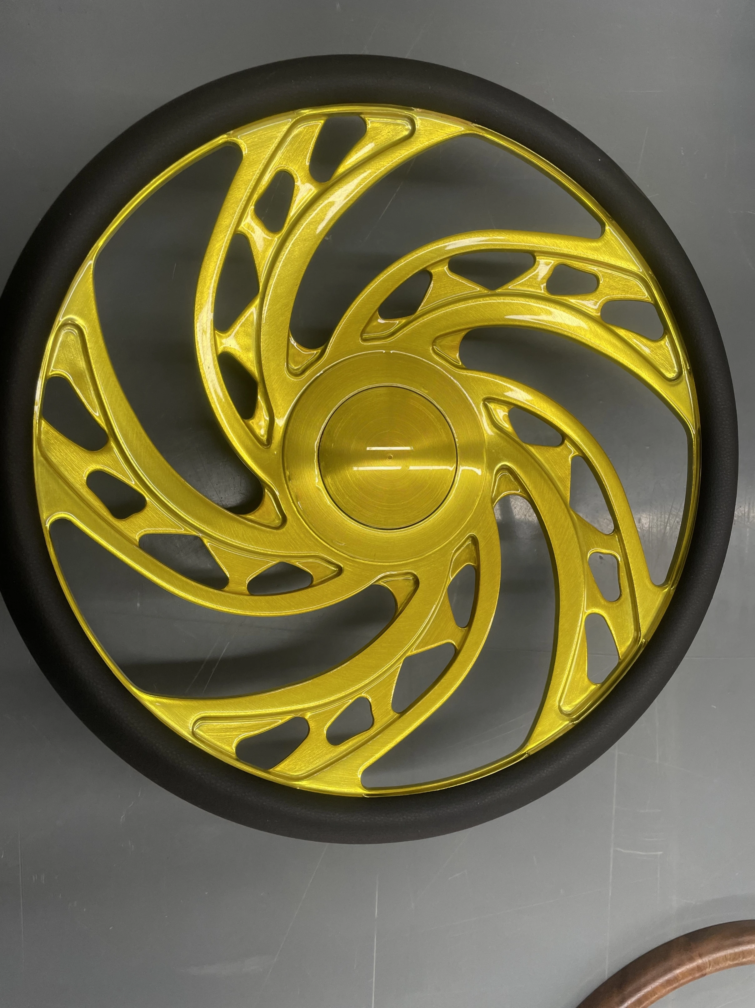 Durable Universal 15 Inch Forged Aluminium Alloy Replacement Steering Wheel Custom Sport Style Auto Interior Enhancement