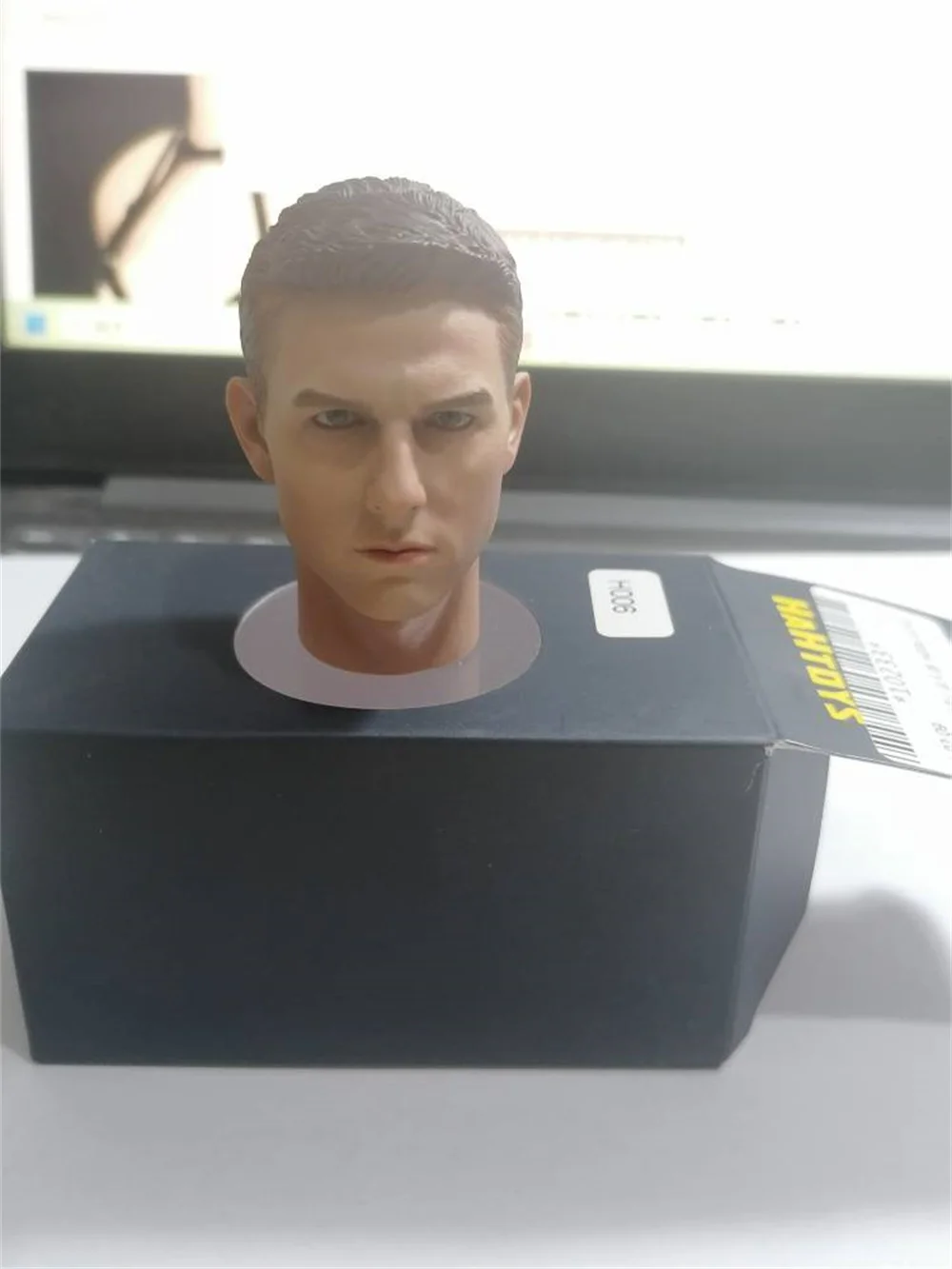 

HaHtoys Tom Cruise Male Head Carving Sculpt US Actor Star 1/6 Soldier Model For 12'' Action Figure Body Doll Real Show