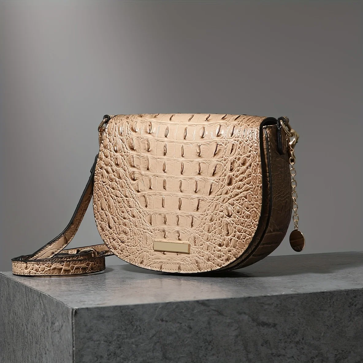 

Women's Crossbody Bag - Solid Color, Faux Leather with Polyester Lining - Daily Commuter & Versatile | Magnetic Closure | Detachable Shoulder Strap