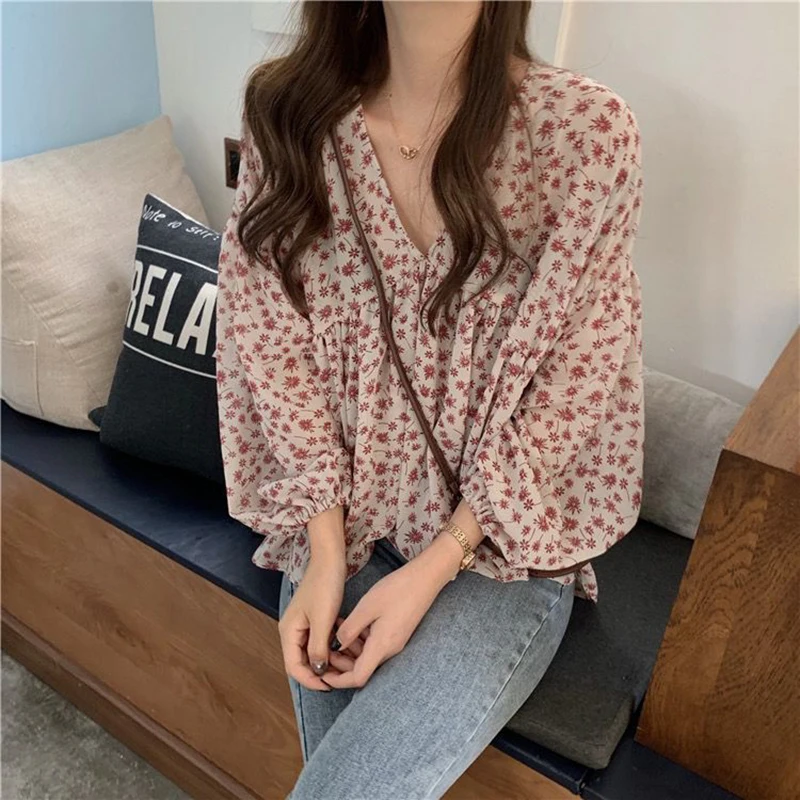 Retro Floral Print Women Shirts Korean Sweet Loose Folds Female Blouse Autumn V Neck All Match Chiffon Ladies Casual Tops