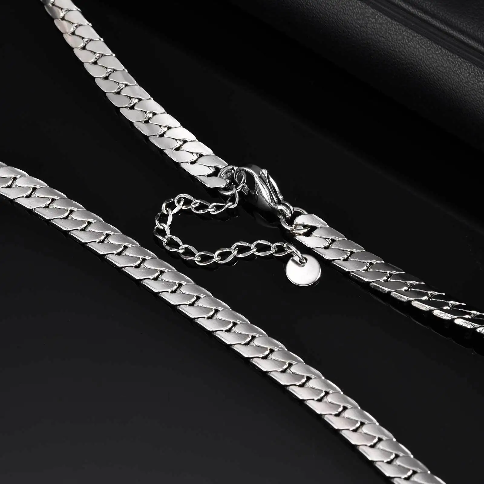 Flache kubanische Halskette für Männer und Jungen, wasserdichte Edelstahl-Verbindungshalsbänder, klassische männliche Accessoires, Schmuckgeschenke – Detail 3