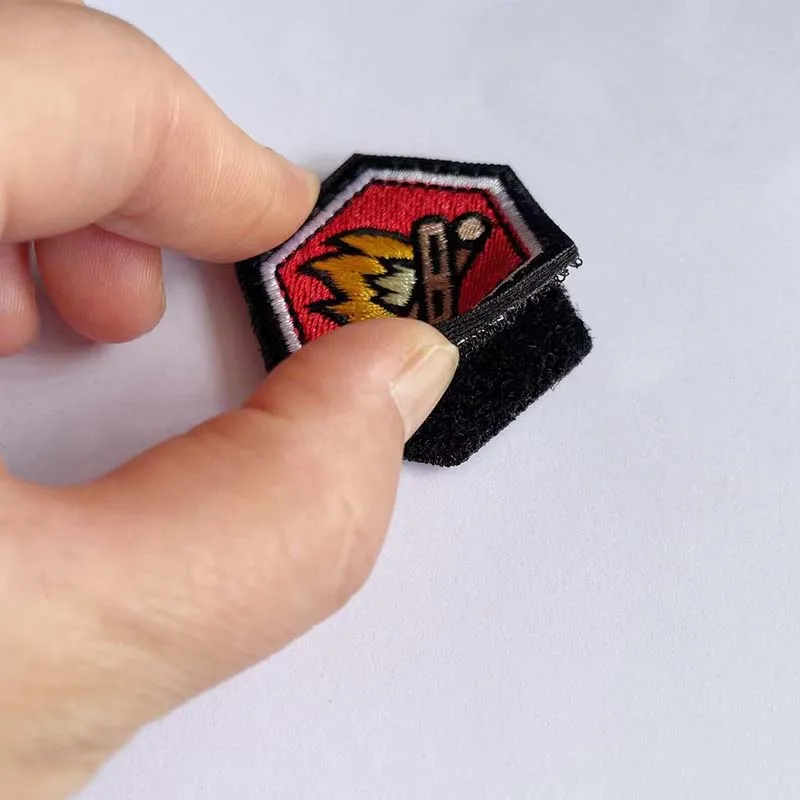 4,5*4CM / 2 Stück Lagerfeuer-Emblem Kleidungsaufkleber, Lagerfeuer-Abzeichen Applikation Stickerei Klettverschluss-Patches, Taktischer Rucksack-Patch – Detail 3