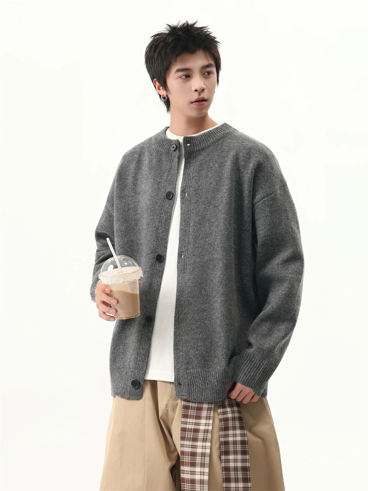 

Утепленный вязаный кардиган на пуговицах для мужчин: повседневный, свободный крой, длинный рукав, круглый вырез, теплый, молодежный стиль, весенняя одежда