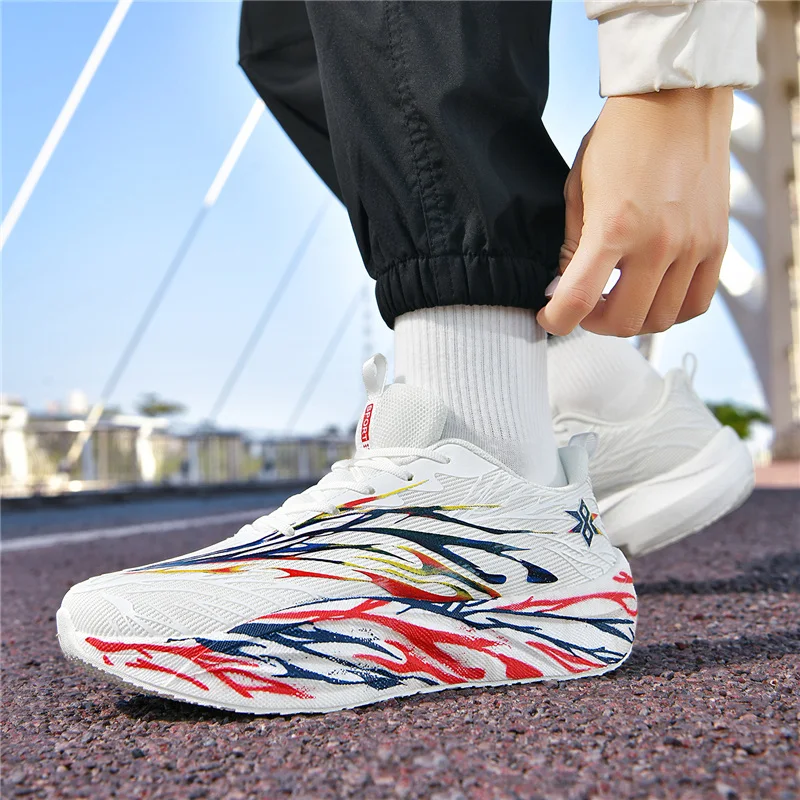 

Ультралегкие дышащие кроссовки с карбоновой пластиной для бега - мужские и женские спортивные кроссовки для соревнований с амортизацией и противоскользящей подошвой.