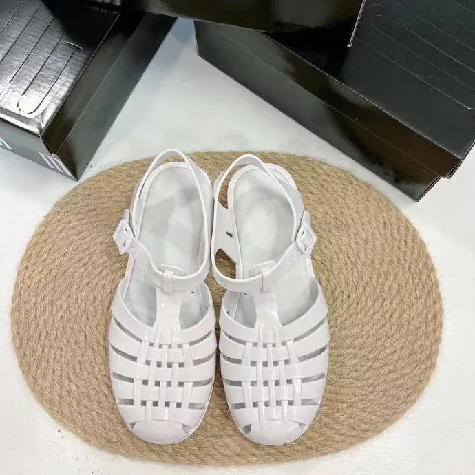 Sandalias de punta cerrada, zapato femenino transpirable, novedad de 2024, gladiador plano cómodo para mujer y niña, tela con correa trasera de PVC Beige bajo, Sol de Roma