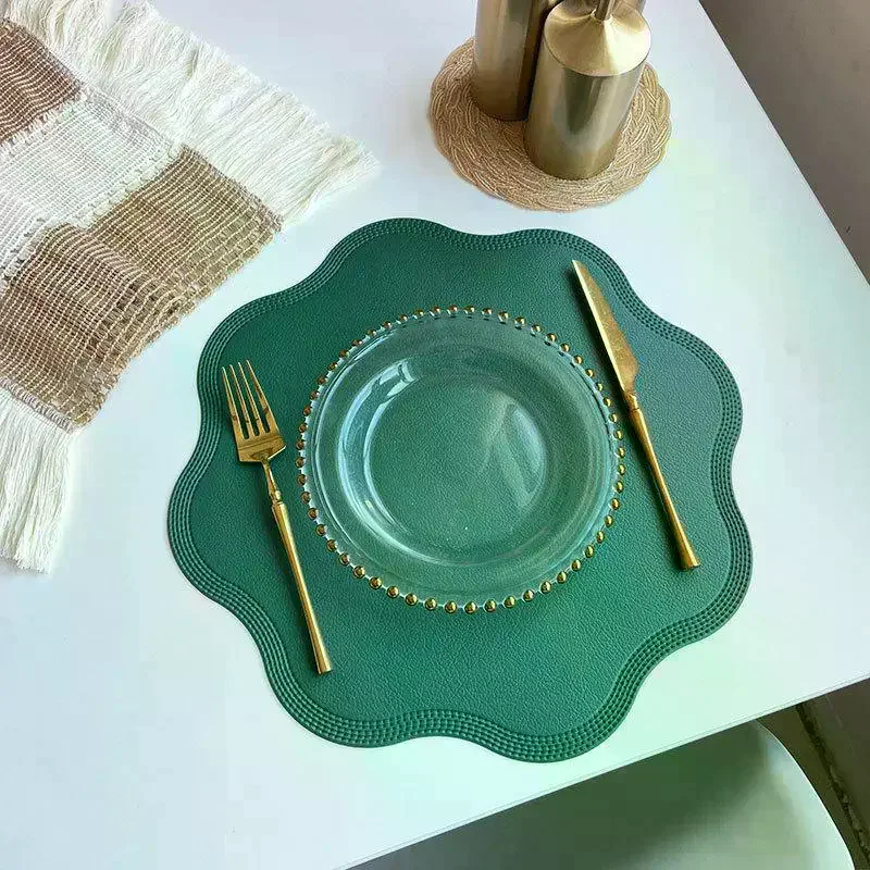 Flower Shaped Leather Placemats Heat-Resistant Washable Place Mats Waterproof Non-Slip Kitchen Tableware Pad Christmas Decor
