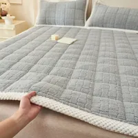 Winter Taft Velvet Mattress Toppers Dormitory Bedspread Fold Tatami Thin Mat Non-slip Mattress Cover Queen Bed Sheets Bed Cover