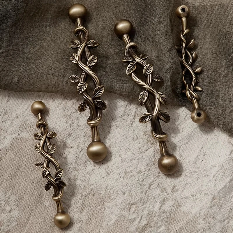 

Антикварные бронзовые ручки для шкафов и ящиков в винтажном французском стиле с узором из лозы и листьев, латунные.