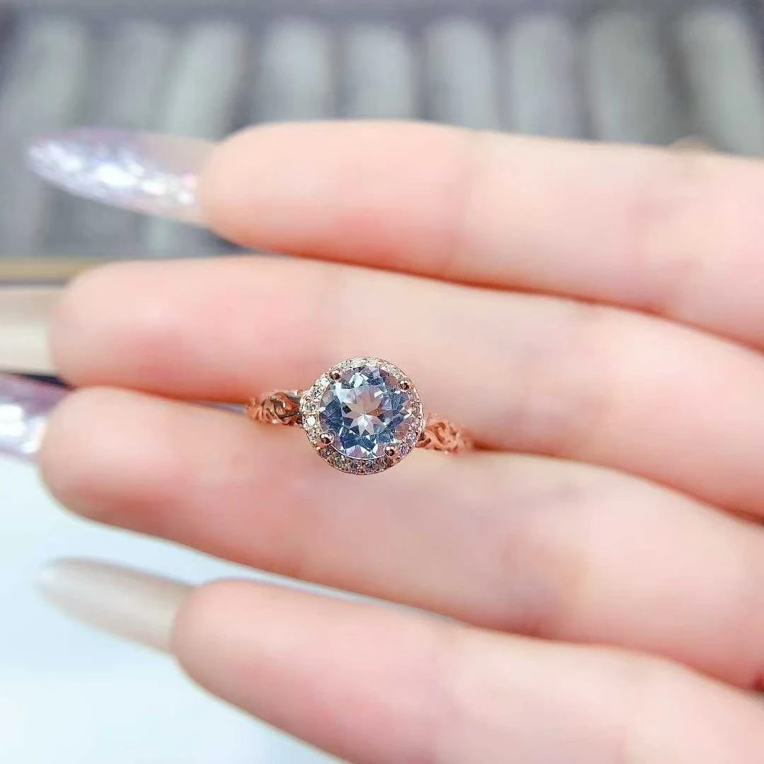 خاتم توباز أزرق فاتح 925 خاتم فضة من الأحجار الكريمة مع طلاء ذهبي عيار 18 قيراط 7 مم 0.8 قيراط خاتم فضة توباز أصلي