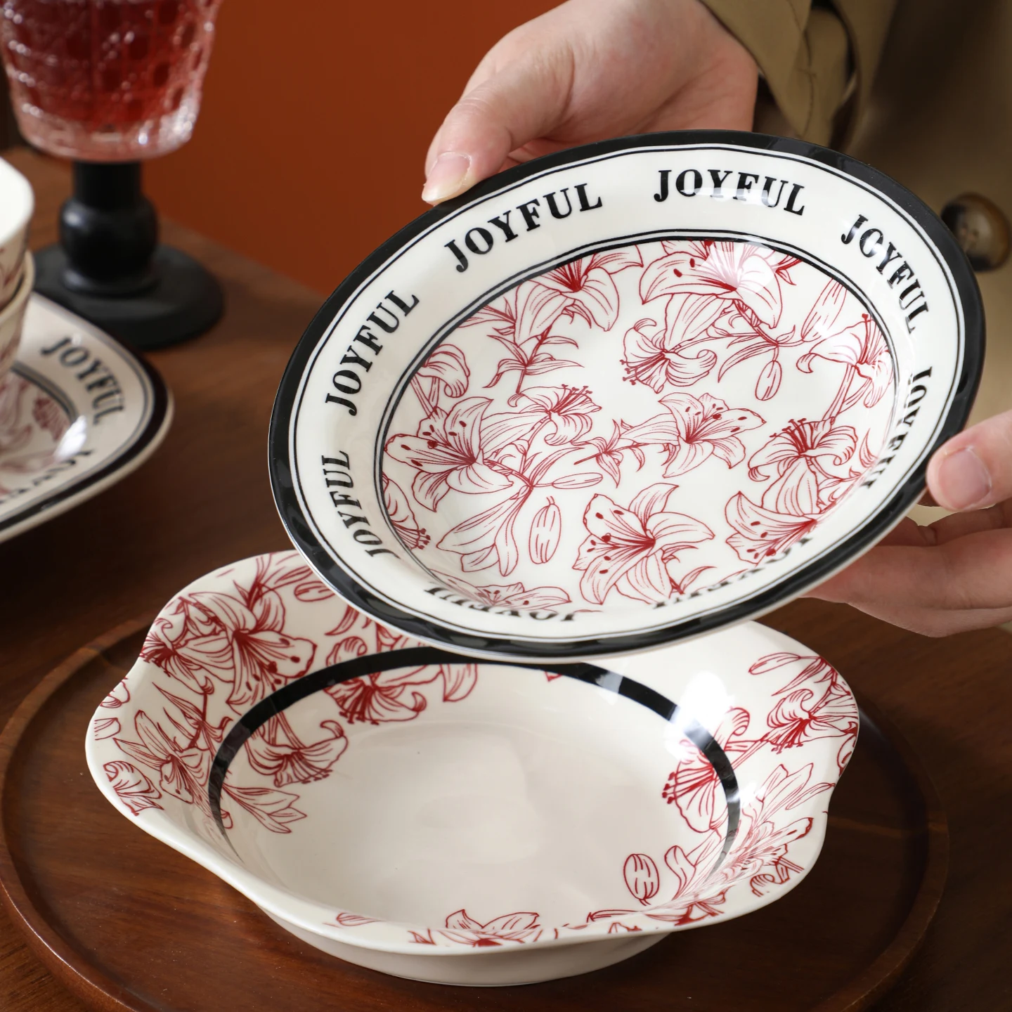 

Retro Ceramic Plate Underglaze Color Dinnerware Elegant Home Use New 2026 High Aesthetic Value Light Luxury Good Looking
