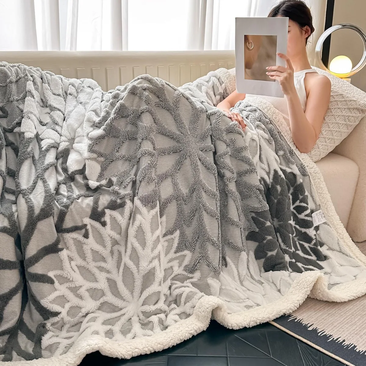 Autumn Winter Warm Thick Double Layer Artificial Lambswool Throws Blankets Fleece Blanket for Sofa or Bed Queen Double Comforter
