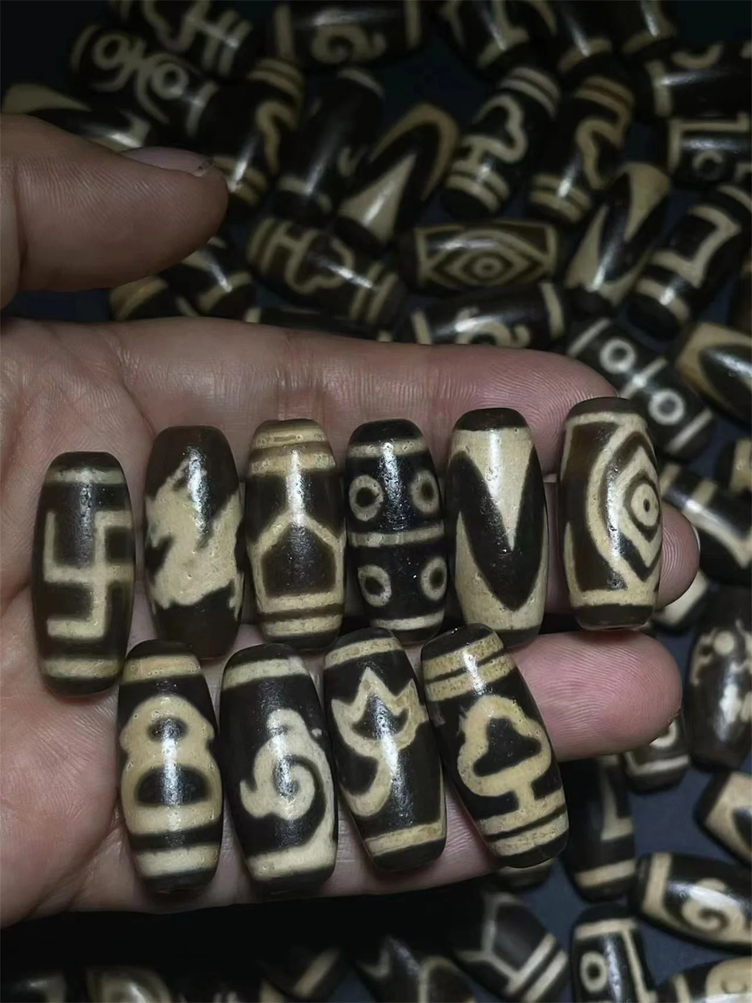 10pcs/lot natural agate dzi Multiple patterns Tooth yellow 30*12mm Ethnic style Loose beads diy Necklace pendant Bracelet amulet
