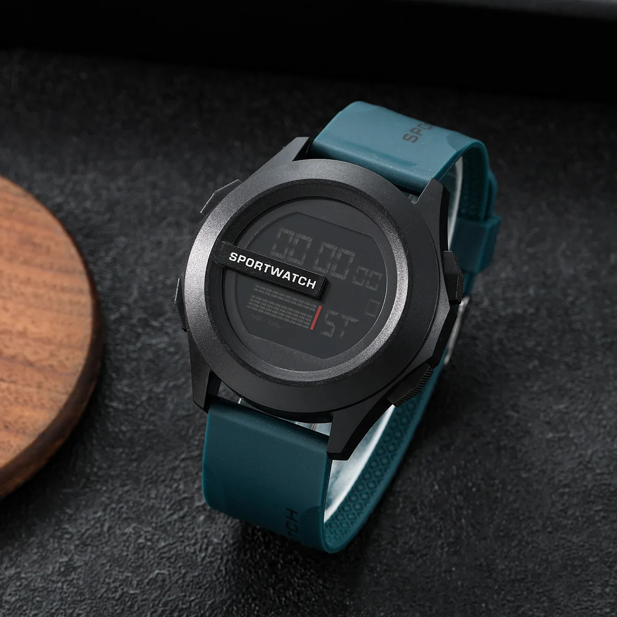 YIKAZE ساعات رياضية رجالية فاخرة ساعة يد رقمية ساعة توقيت مضيئة تاريخ الأسبوع متعددة الوظائف اللياقة البدنية ساعة إلكترونية على مدار الساعة