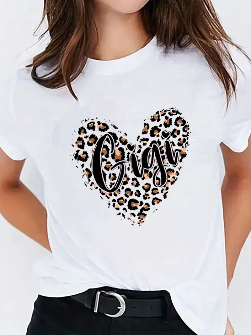 

Love shaped printed women's solid color round neck T-shirt fashionable, trendy, loose and comfortable women's summer casual clot