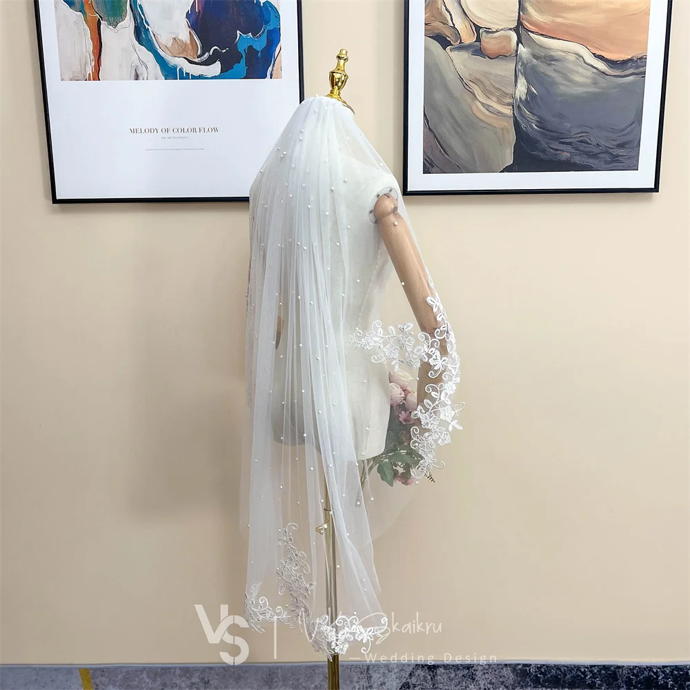 VK SKAIKRU Ivory Wedding Veil กับหวีไข่มุกปลอม Applique One ชั้นปลายนิ้วเจ้าสาวตัดขอบม่านจัดงานแต่งงานสำหรับเจ้าสาว