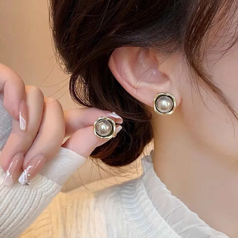 Pendientes de perlas circulares de temperamento Simple para mujer, pendientes versátiles pequeños, joyería coreana, nueva moda