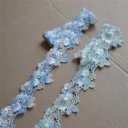 大きな光沢のある青い白と緑の花,5ヤード,4.5cm,中空のお土産,さまざまな衣類アクセサリー,ブラ。スカート