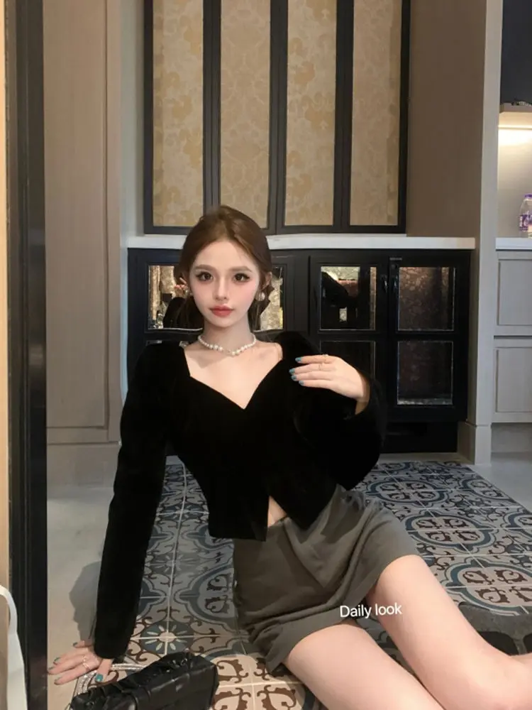 Y2k V-neck Black Shirt Women Puff Sleeves Short Blouse Streetwear Slim Vintage Jacket Design Crop Tops Harajuku 2000s Clothing