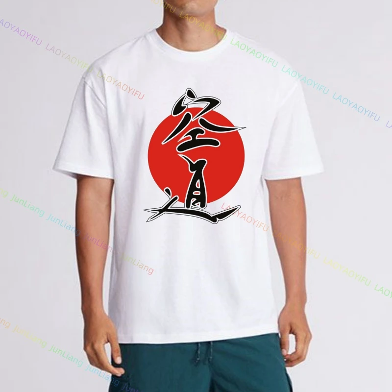 เสื้อยืดลายกราฟิกแขนสั้นแฟชั่นฤดูร้อนสไตล์สตรีทแวร์ ลดราคาพิเศษ 100% ผ้าฝ้าย ใหม่ล่าสุดในหมวดเสื้อและเสื้อยืด